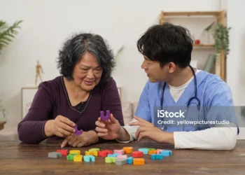 失智照護：認識失智症前兆與居家照顧