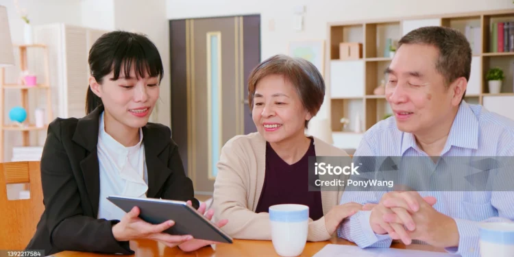 保母與家庭照顧者：長照保險理賠與支援資源