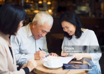 長輩贈與指南：3 種合法節稅方式詳細說明