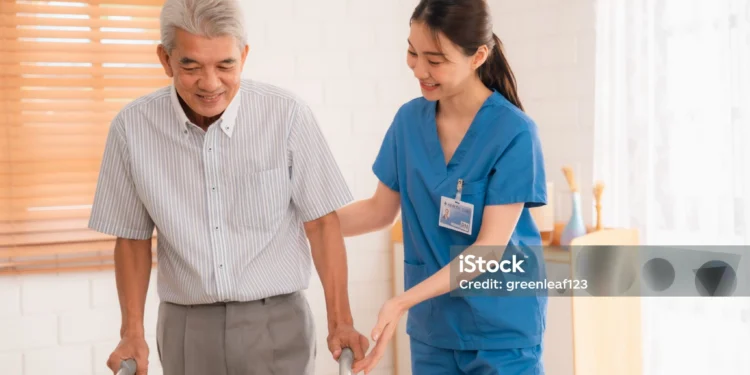 日常溝通技巧：與行動不便長者互動的五個秘訣