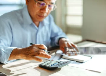 2025 市場前瞻：樂齡族適合的低風險投資選擇