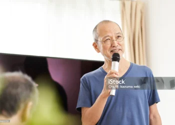 站上講台的樂趣:長者分享人生經驗的社區機會