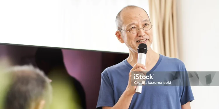 站上講台的樂趣:長者分享人生經驗的社區機會