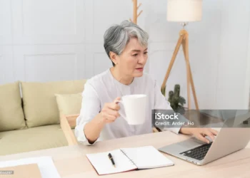 線上學習便利又有趣:適合長者的學習平台推薦